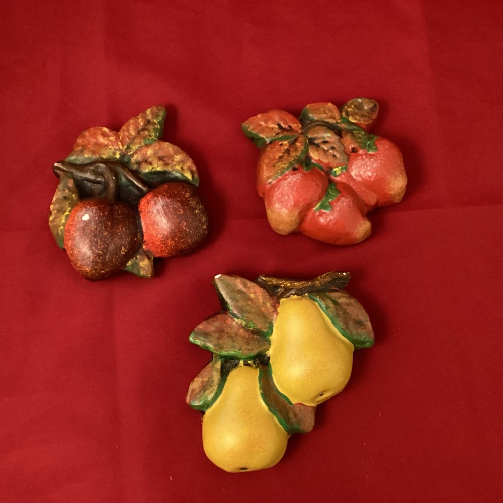 Vintages decorative chalk paint on plaster fruits